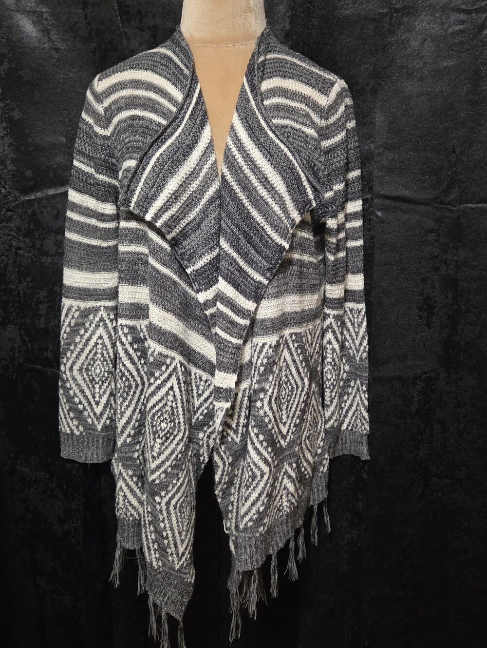 IZ Byer L LARGE Cardigan Black & White Patterned Open-Front Women’s